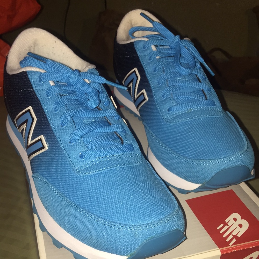 WMNS New Balance Sneaker SZ 9 1/2 slightly worn
